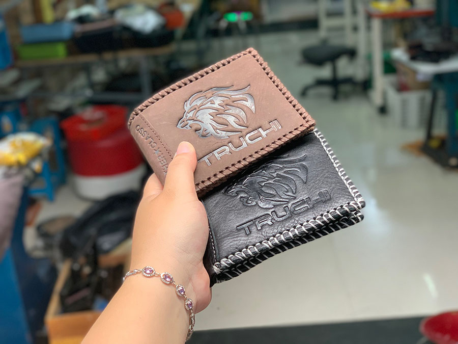 HUGE LEATHER LEATHER WALLET